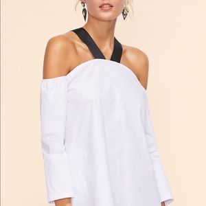 Cold shoulder top S